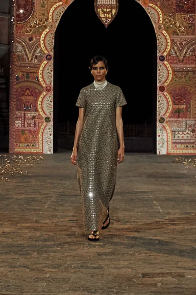 Look 13